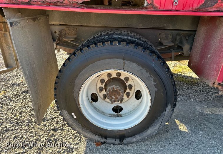 image for item DS3146 2006 Chevrolet C6500 chipper truck