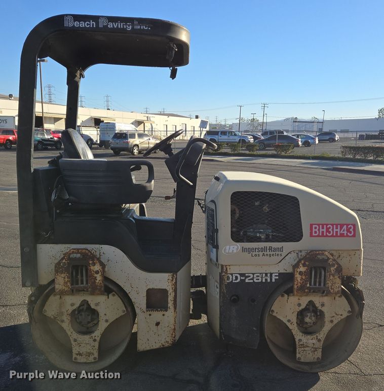 image for item DT5317 2002 Ingersoll Rand DD-28HF double drum vibratory roller