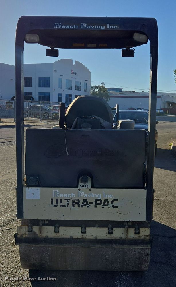 image for item DT5317 2002 Ingersoll Rand DD-28HF double drum vibratory roller