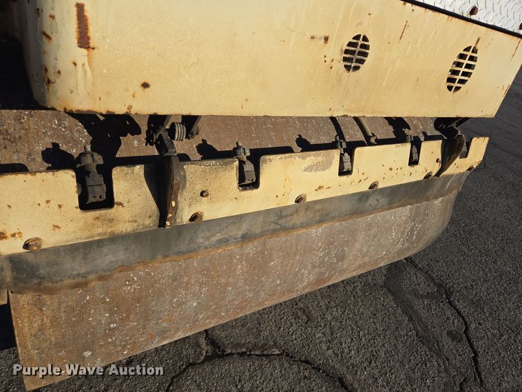 image for item DT5317 2002 Ingersoll Rand DD-28HF double drum vibratory roller