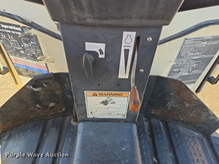 image for item DT5317 2002 Ingersoll Rand DD-28HF double drum vibratory roller