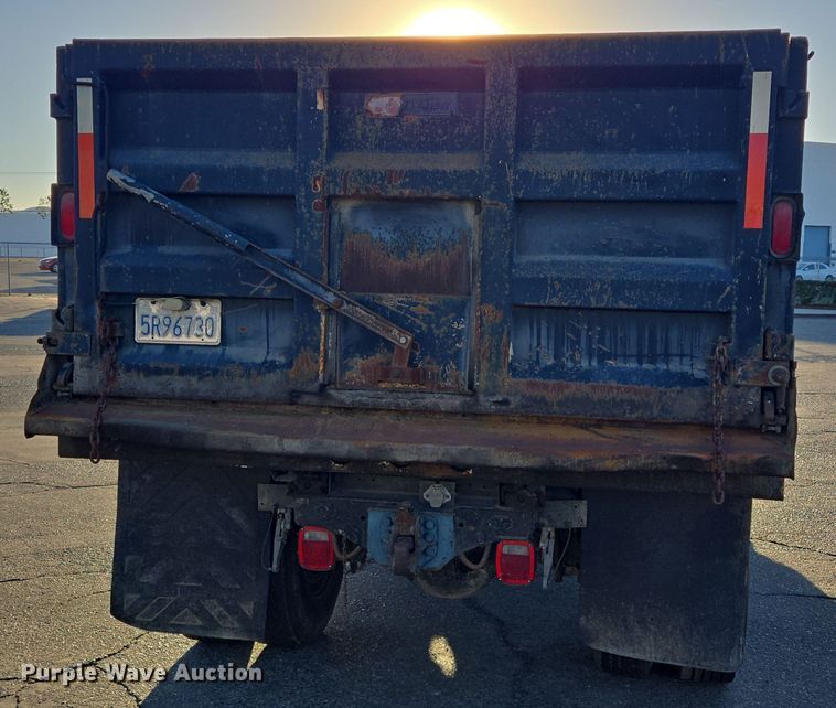image for item DT5318 1990 GMC 7000 dump truck