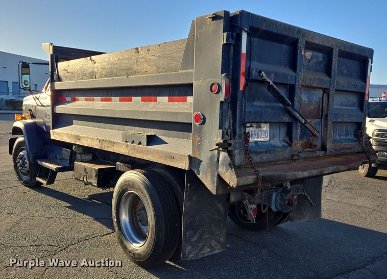 image for item DT5318 1990 GMC 7000 dump truck