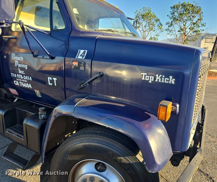 image for item DT5318 1990 GMC 7000 dump truck