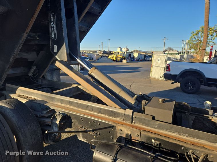 image for item DT5318 1990 GMC 7000 dump truck