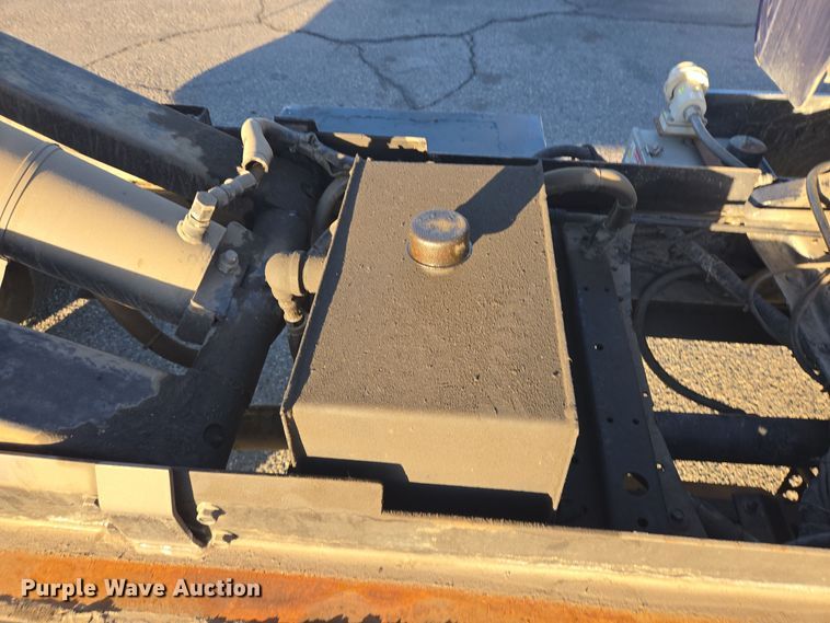 image for item DT5318 1990 GMC 7000 dump truck