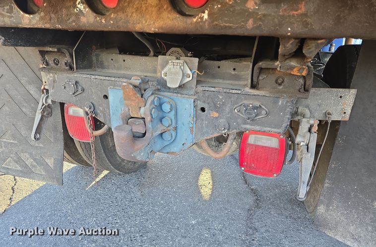 image for item DT5318 1990 GMC 7000 dump truck