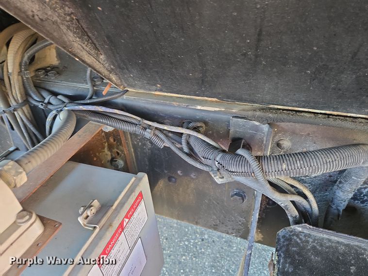 image for item DT5318 1990 GMC 7000 dump truck