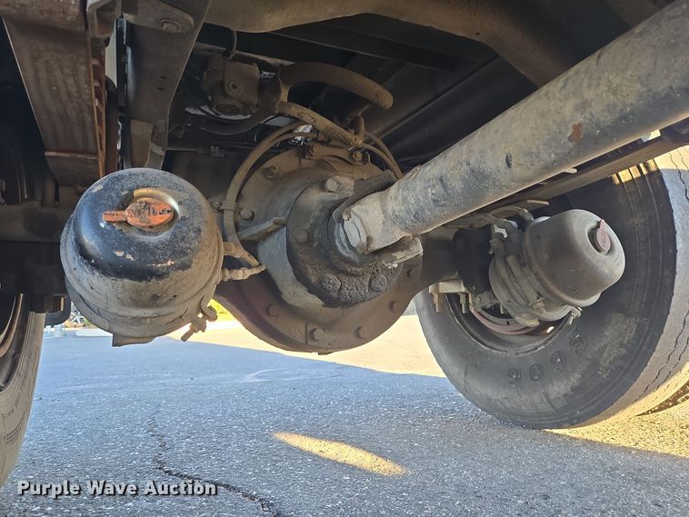 image for item DT5318 1990 GMC 7000 dump truck