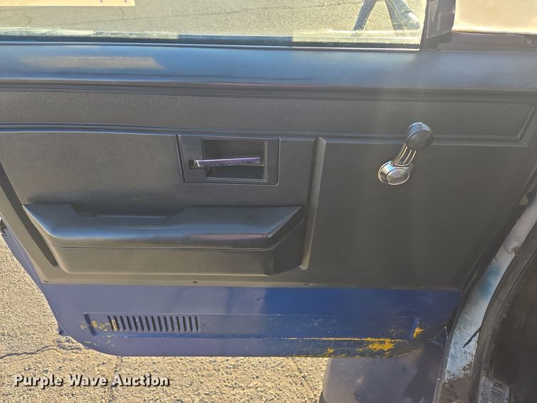 image for item DT5318 1990 GMC 7000 dump truck