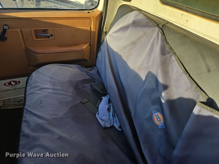 image for item DT5318 1990 GMC 7000 dump truck