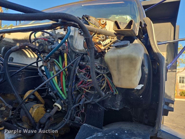 image for item DT5318 1990 GMC 7000 dump truck