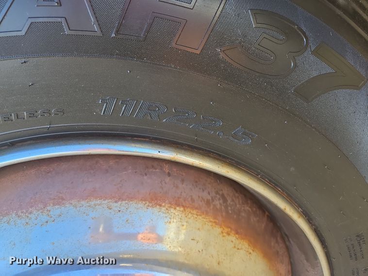 image for item DT5318 1990 GMC 7000 dump truck