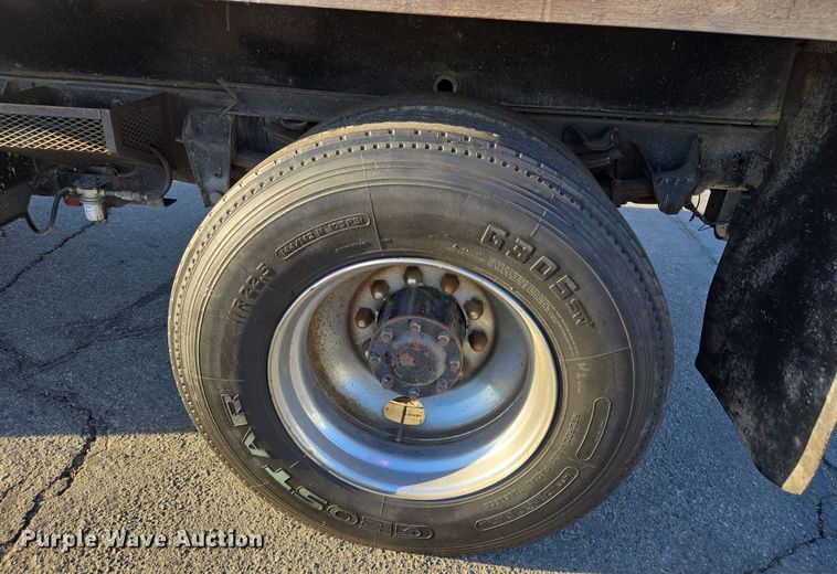 image for item DT5318 1990 GMC 7000 dump truck