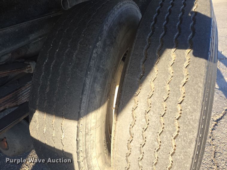 image for item DT5318 1990 GMC 7000 dump truck