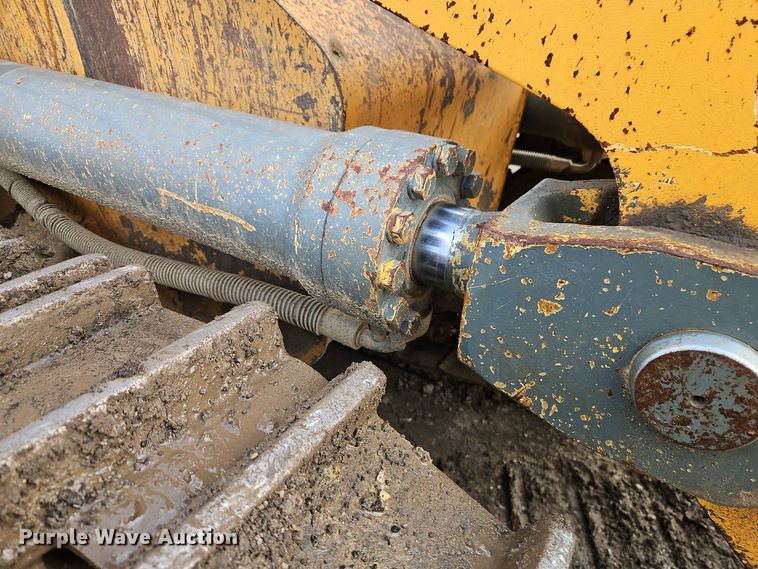 image for item DT7551 Liebherr LR 634 track loader