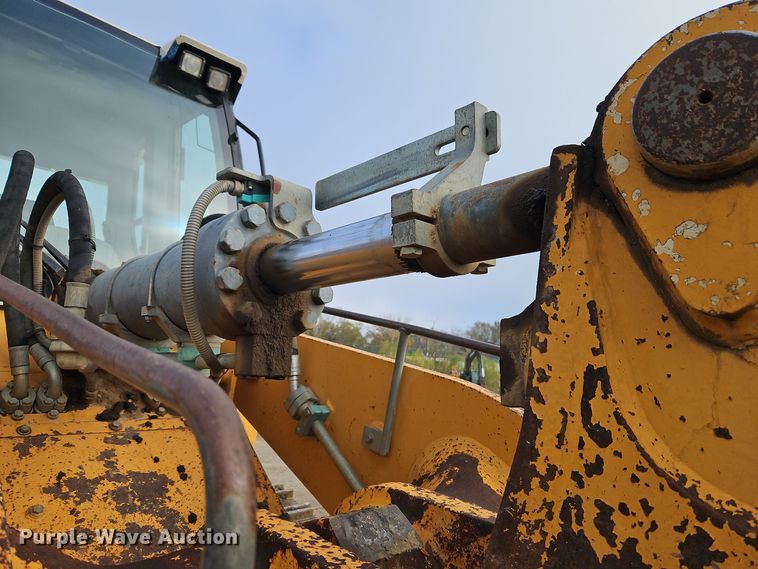 image for item DT7551 Liebherr LR 634 track loader