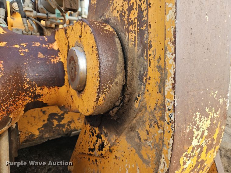 image for item DT7551 Liebherr LR 634 track loader