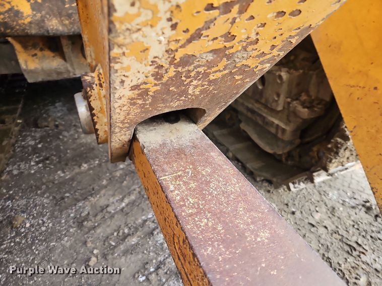 image for item DT7551 Liebherr LR 634 track loader