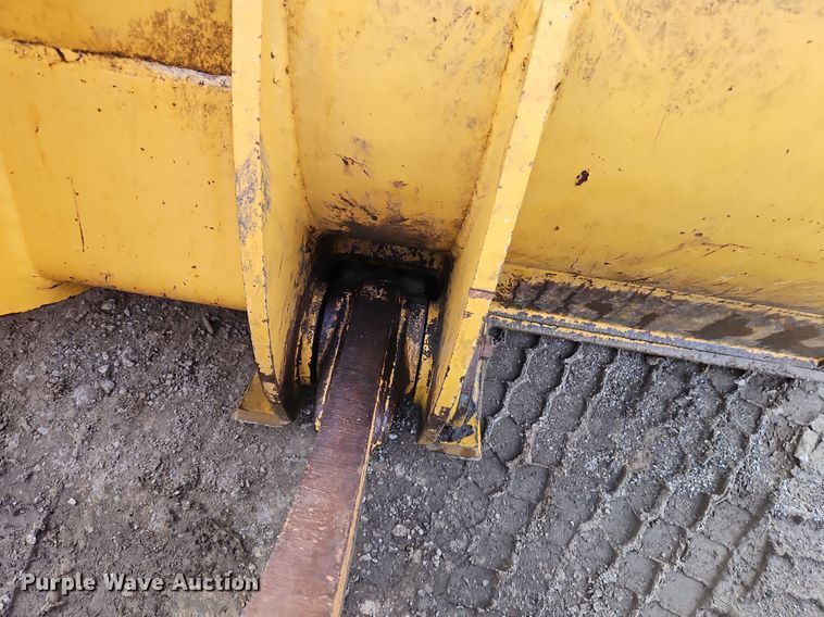 image for item DT7551 Liebherr LR 634 track loader