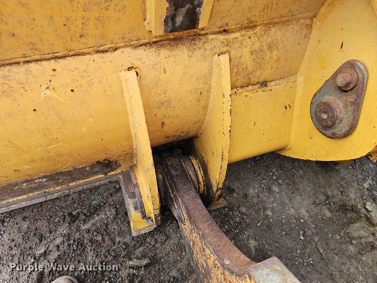 image for item DT7551 Liebherr LR 634 track loader