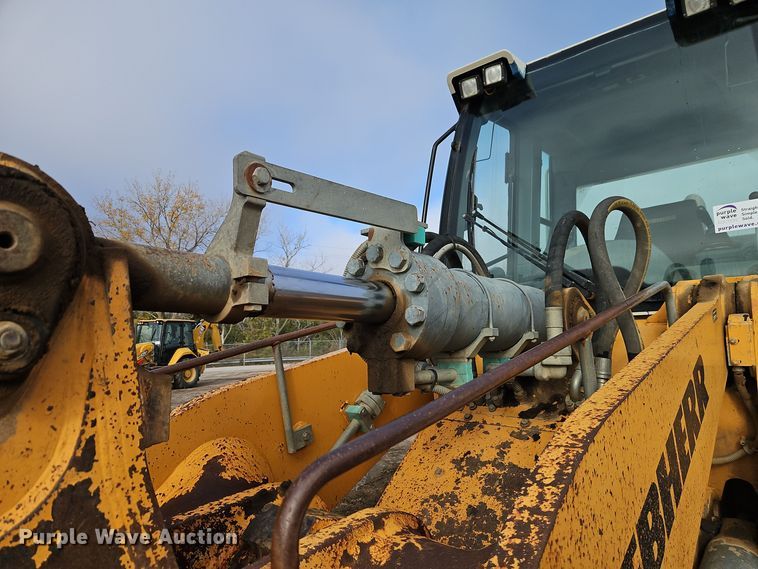 image for item DT7551 Liebherr LR 634 track loader