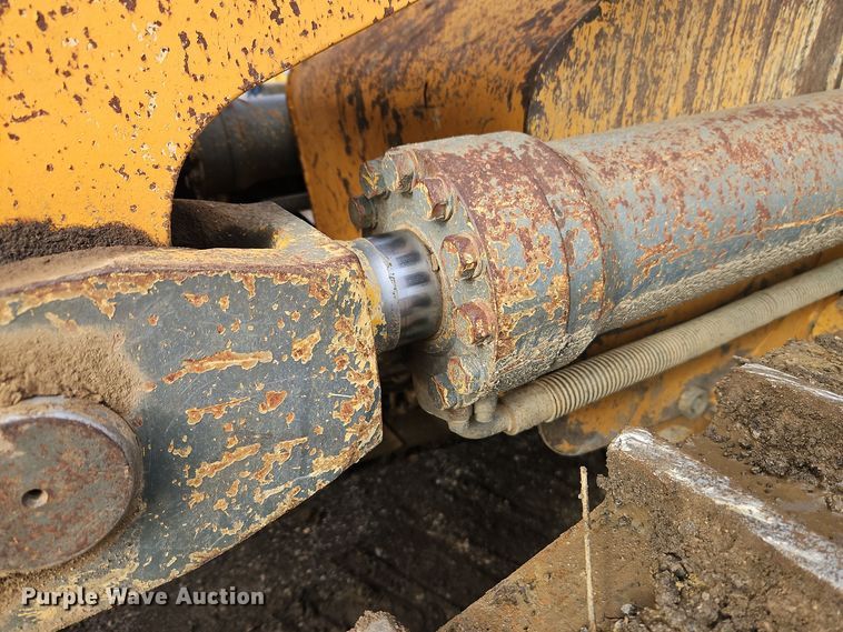 image for item DT7551 Liebherr LR 634 track loader