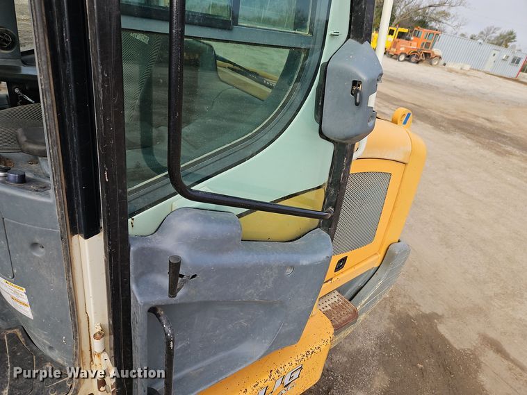 image for item DT7551 Liebherr LR 634 track loader