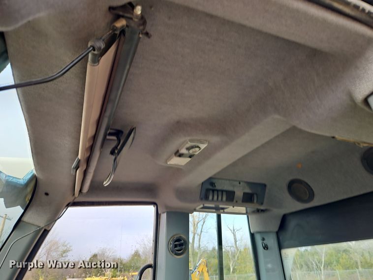 image for item DT7551 Liebherr LR 634 track loader