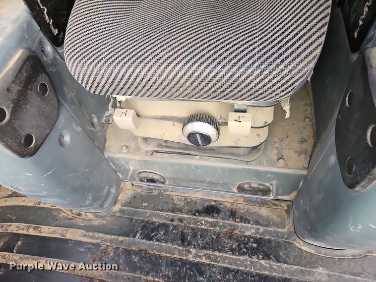 image for item DT7551 Liebherr LR 634 track loader