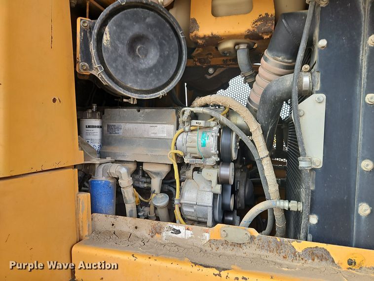 image for item DT7551 Liebherr LR 634 track loader