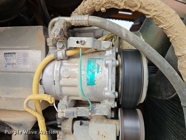 image for item DT7551 Liebherr LR 634 track loader