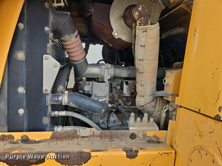 image for item DT7551 Liebherr LR 634 track loader