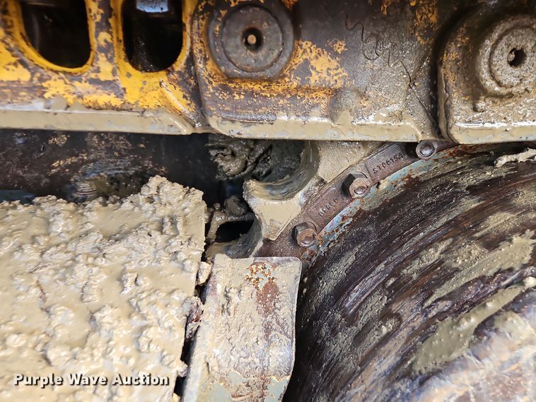 image for item DT7551 Liebherr LR 634 track loader