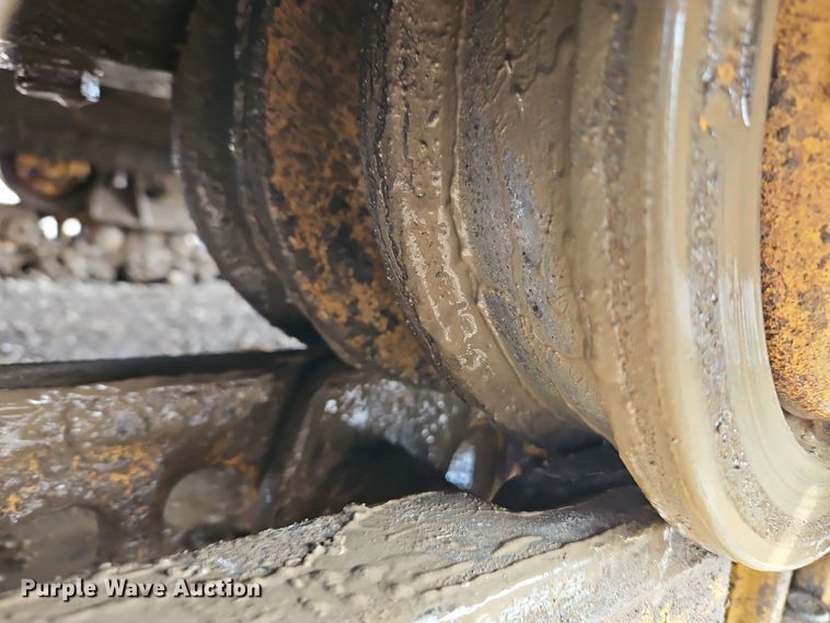 image for item DT7551 Liebherr LR 634 track loader