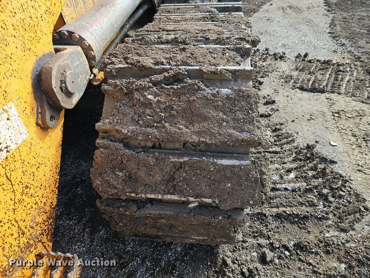 image for item DT7551 Liebherr LR 634 track loader