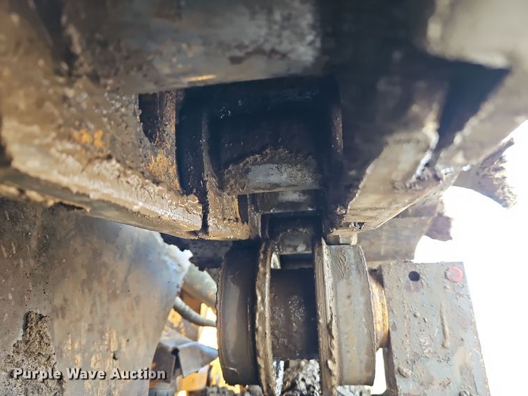 image for item DT7551 Liebherr LR 634 track loader