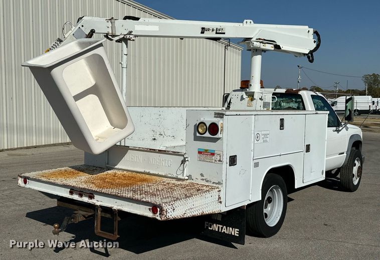 image for item DU9495 1999 Chevrolet C3500HD bucket truck