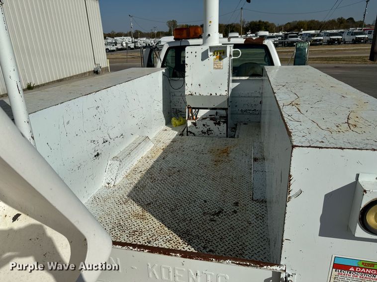 image for item DU9495 1999 Chevrolet C3500HD bucket truck