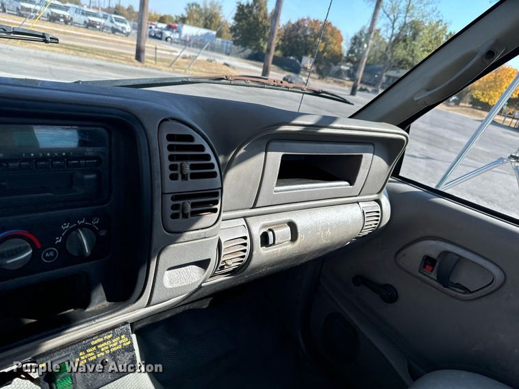 image for item DU9495 1999 Chevrolet C3500HD bucket truck