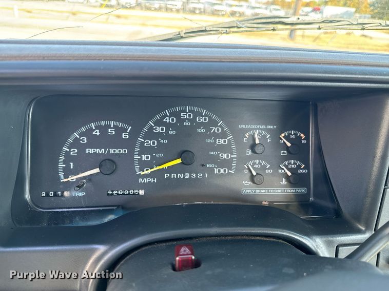 image for item DU9495 1999 Chevrolet C3500HD bucket truck