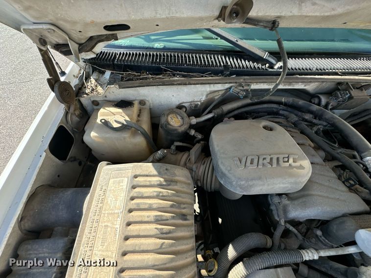 image for item DU9495 1999 Chevrolet C3500HD bucket truck