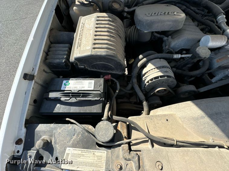 image for item DU9495 1999 Chevrolet C3500HD bucket truck