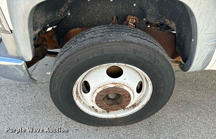 image for item DU9495 1999 Chevrolet C3500HD bucket truck