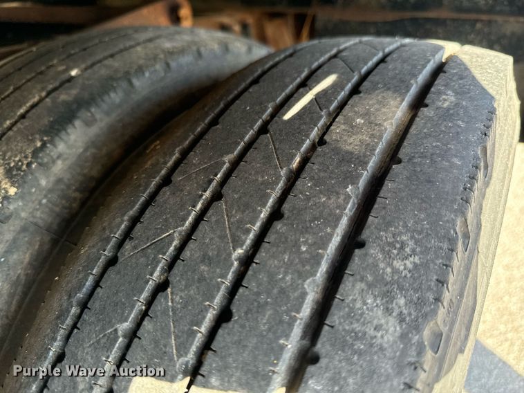 image for item DU9495 1999 Chevrolet C3500HD bucket truck