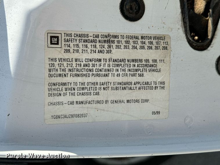 image for item DU9495 1999 Chevrolet C3500HD bucket truck