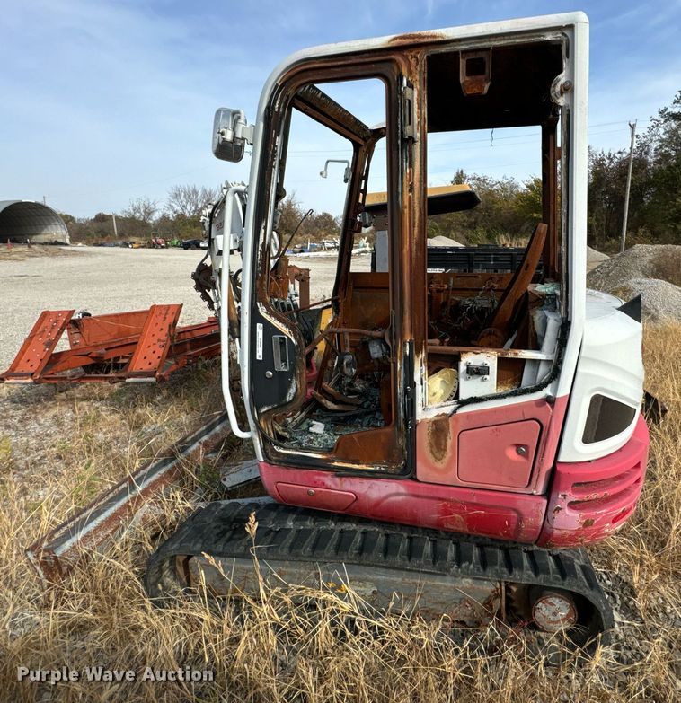 image for item DU9499 2016 Takeuchi TB240 mini excavator