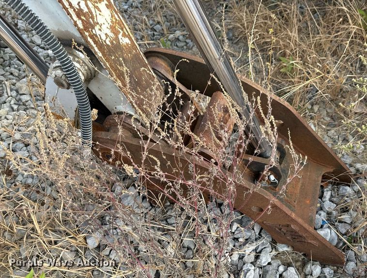 image for item DU9499 2016 Takeuchi TB240 mini excavator