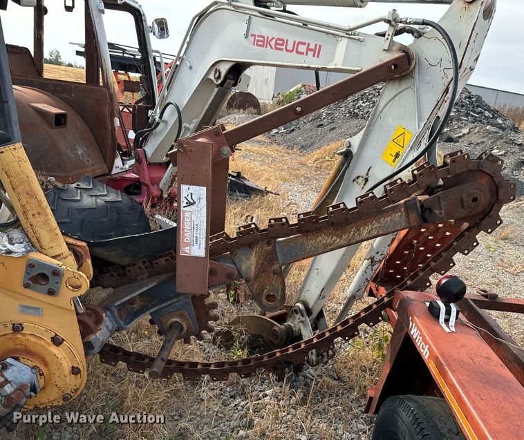 image for item DU9500 1996 Case 560 trencher