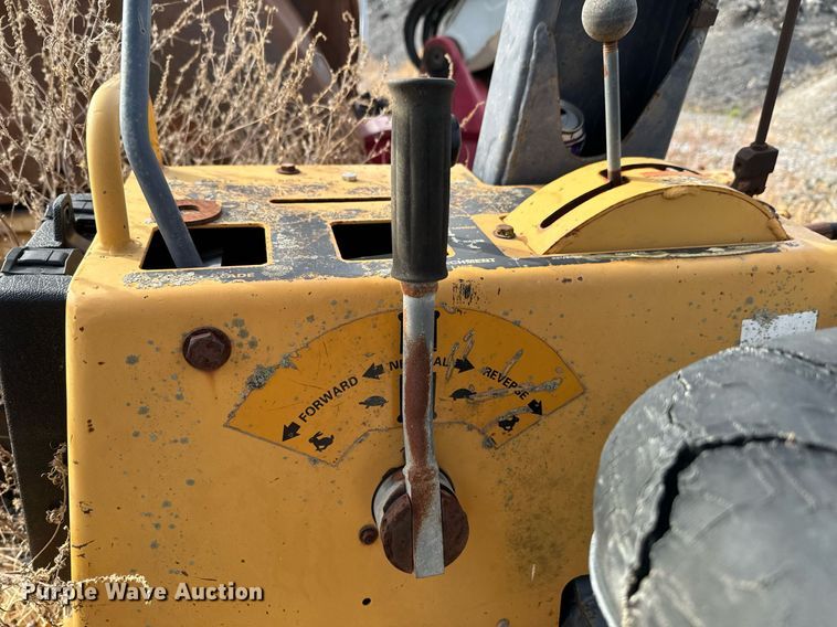 image for item DU9500 1996 Case 560 trencher